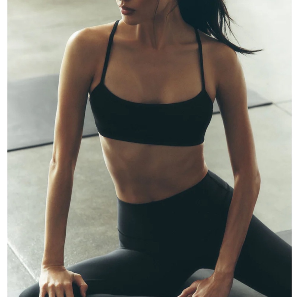 ALO Yoga Airlift Intrigue Bra NWT Size XS